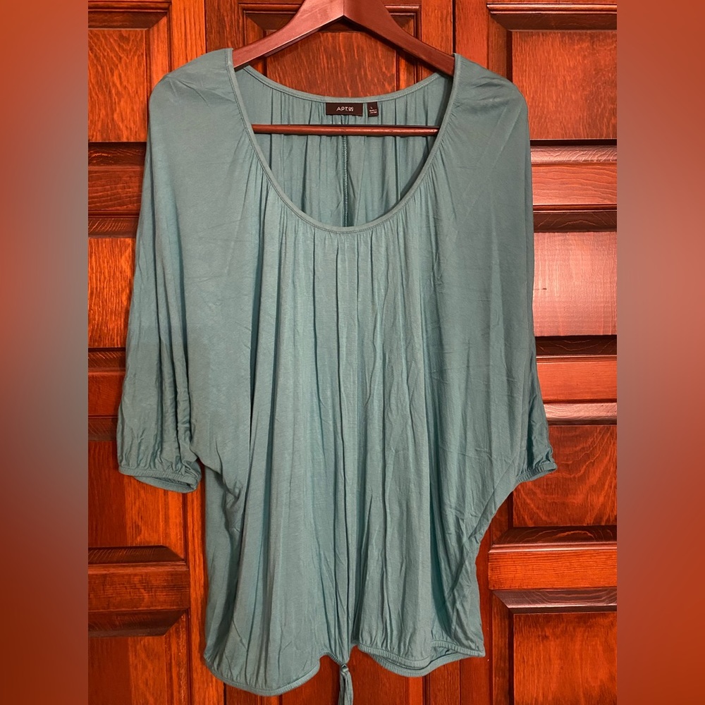 APT 9 Rqyon Top